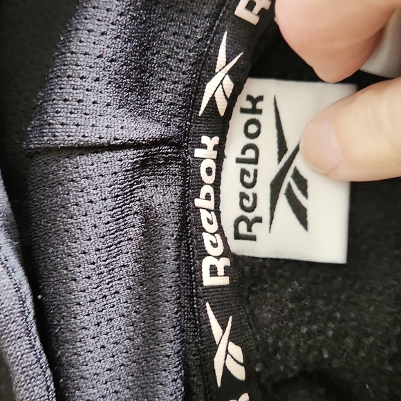 Reebok, Men's, Large, Black, w Kangaroo pouch in Front of Top also a Hood - Picture 8 of 10